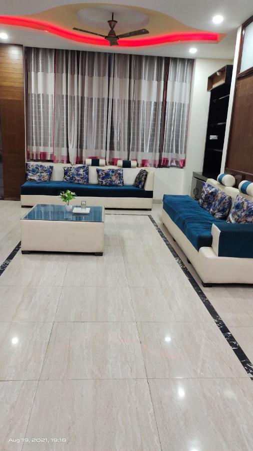 Hotel Kb Square Near Chandigarh Railway Station 외부 사진