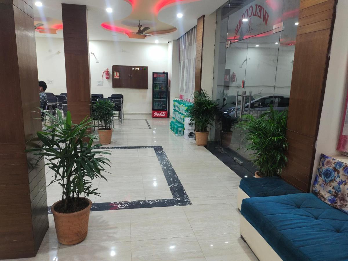 Hotel Kb Square Near Chandigarh Railway Station 외부 사진
