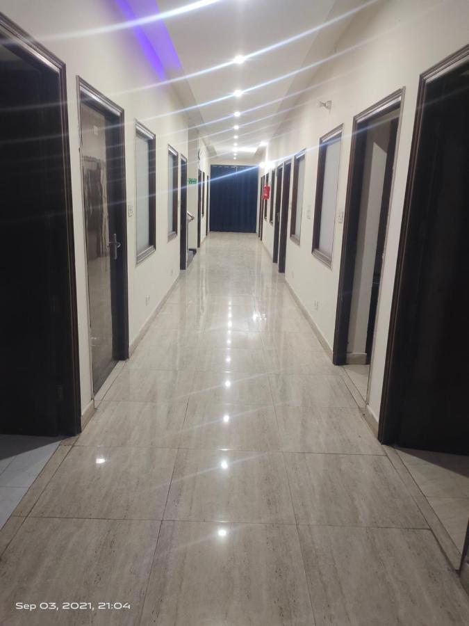 Hotel Kb Square Near Chandigarh Railway Station 외부 사진