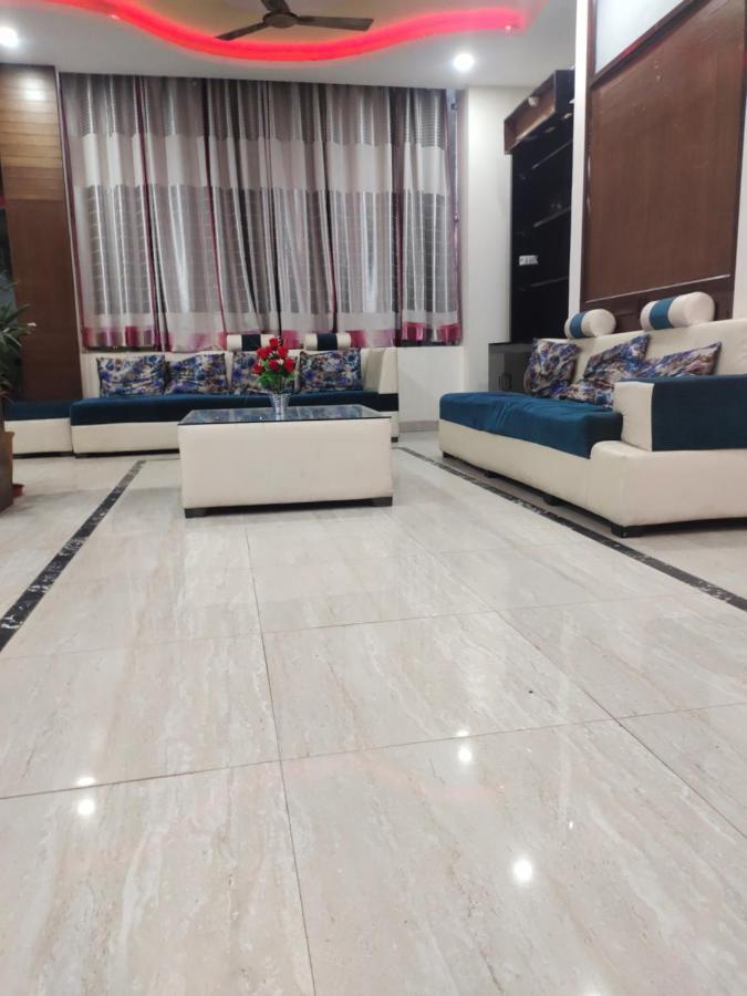 Hotel Kb Square Near Chandigarh Railway Station 외부 사진