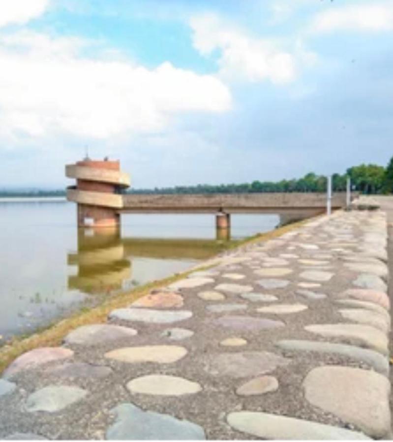 Hotel Kb Square Near Chandigarh Railway Station 외부 사진