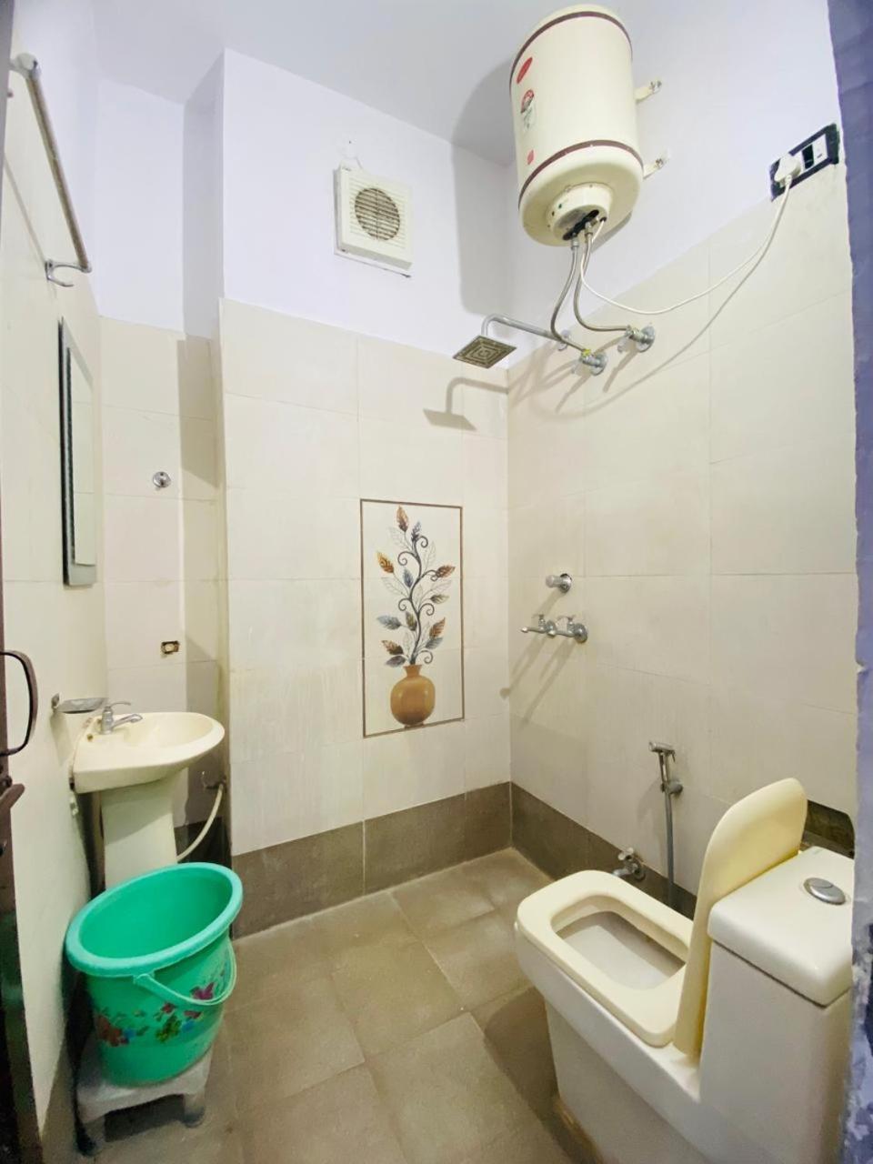 Hotel Kb Square Near Chandigarh Railway Station 외부 사진