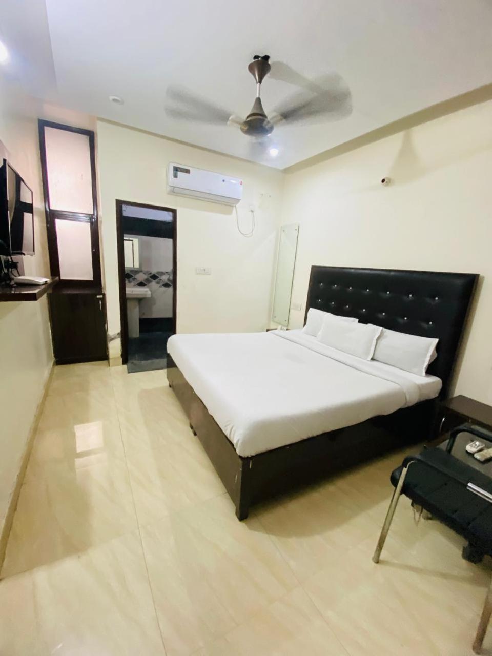 Hotel Kb Square Near Chandigarh Railway Station 외부 사진