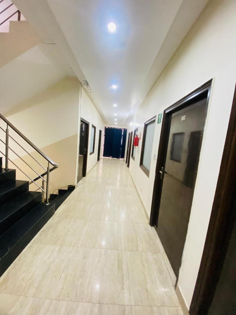 Hotel Kb Square Near Chandigarh Railway Station 외부 사진